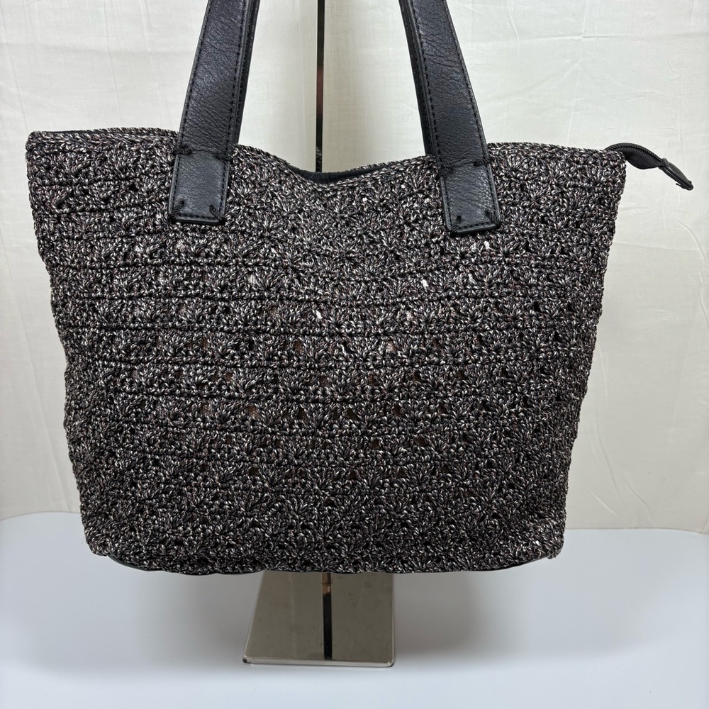 The Sak Fairmont Crochet Zip Top Toteโ Shoulder Bag
Black Mauve White